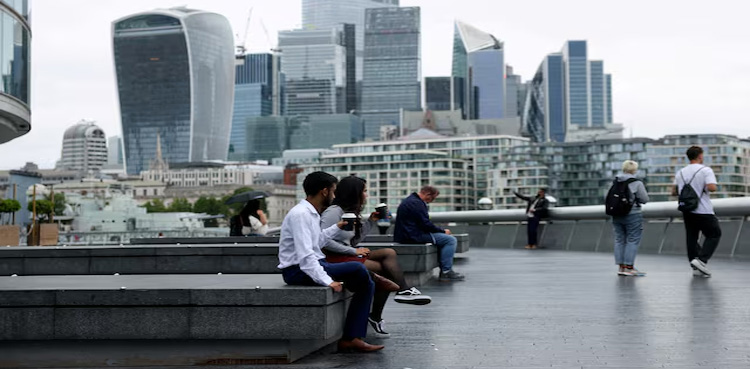 UK economy contracts in September in blow to Reeves' growth push