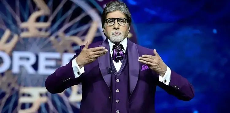 Indian actor recalls hitting Amitabh Bachchan on head