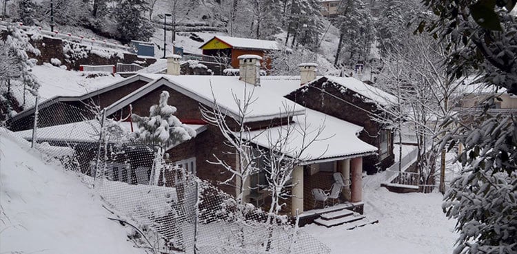 Murree, Galyat brace for snowfall