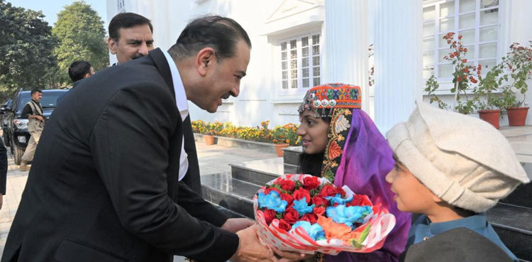 COAS hails minorities for contribution to Pakistan’s progress