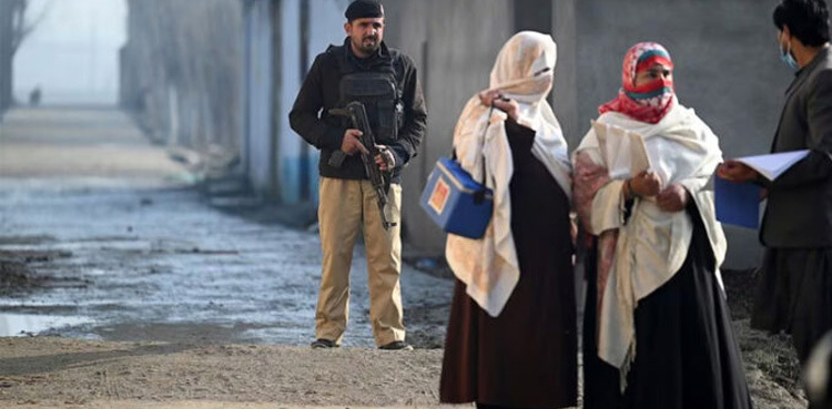 Karak Attack: Policeman escorting polio team shot dead