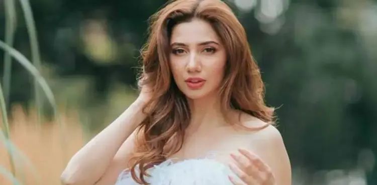 Mahira Khan breaks silence on impact of viral photos with Ranbir Kapoor