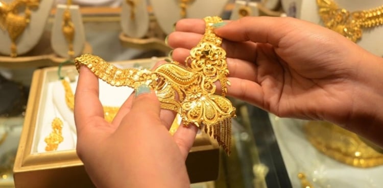 Gold rates drop in Pakistan