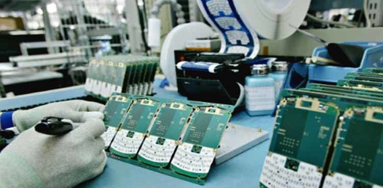 Mobile phone production declines by 8% in Pakistan