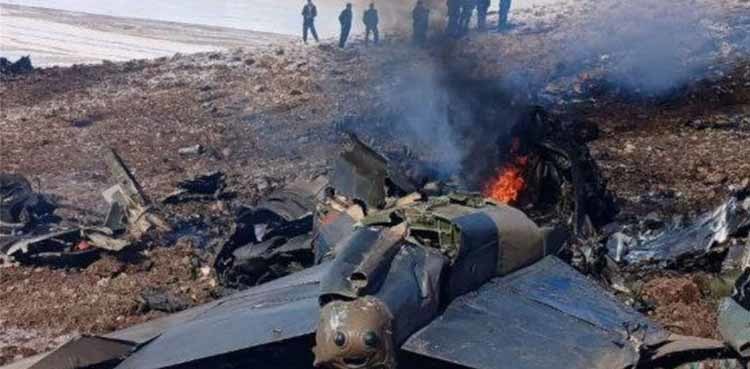 Iranian fighter jet crashes with pilots surviving