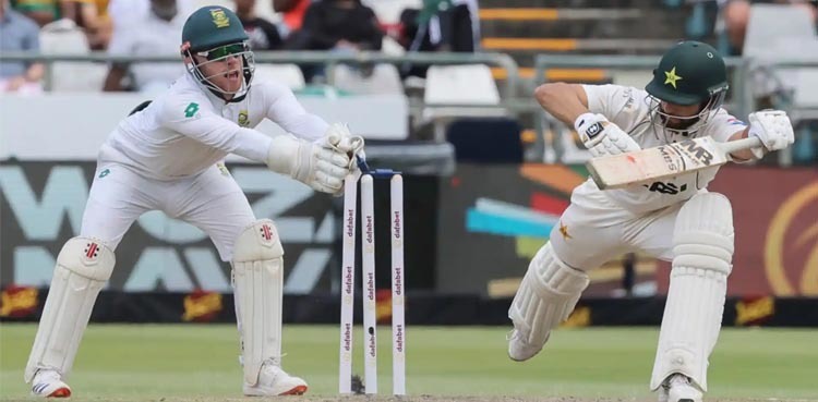 Pakistan forced to follow-on after batting collapse against South Africa