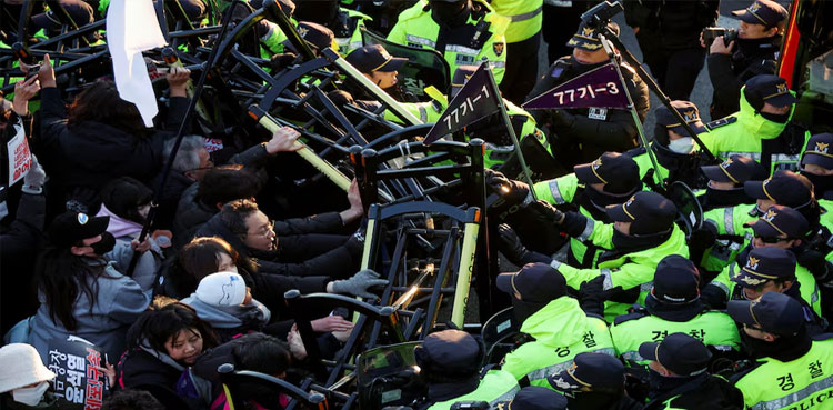 South Korean presidential guards prevent arrest of impeached Yoon after tense stand-off