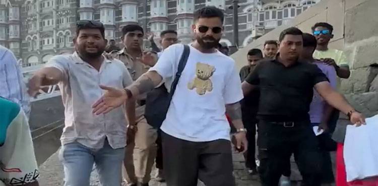 WATCH: Virat Kohli asks fans not to block his way