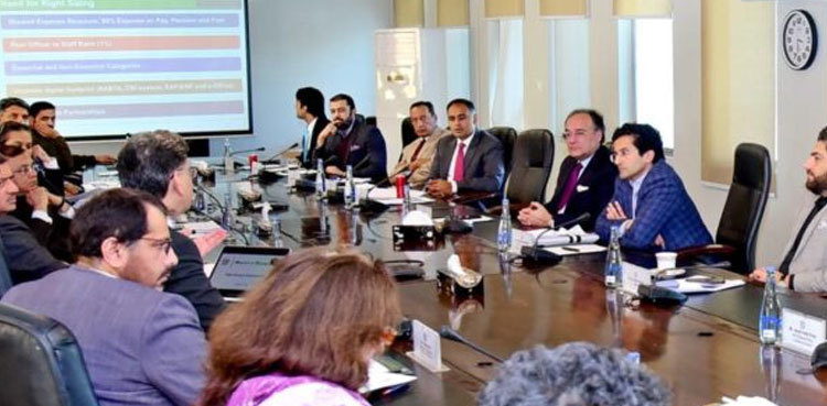 FinMin-led committee reviews railways’ rightsising plan