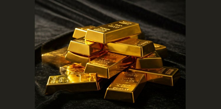 Gold hits record high as investors flock to safe-haven amid tariff war