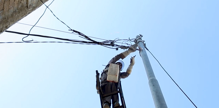 K-Electric's power theft crackdown in Malir, removes 150 illegal connections