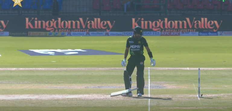 WATCH: Babar Azam throws bat in frustration over shock dismissal in PAK v NZ final