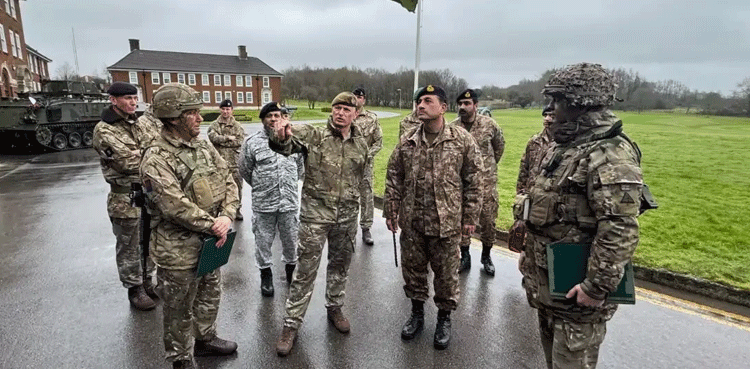 COAS Asim Munir briefed on British Army's modernisation plan