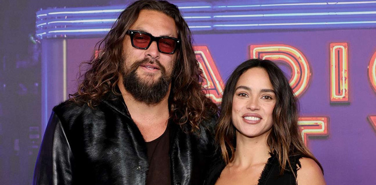 Jason Momoa & Adria Arjona shine in first "Red Carpet" appearance