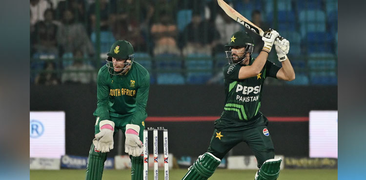 Agha, Rizwan power Pakistan to tri-nation series final with record chase