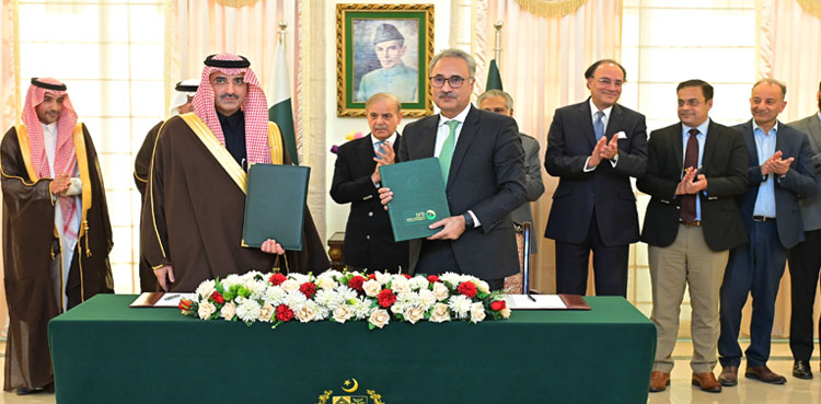 Pakistan to receive Saudi oil worth $1.2 billion on deferred payment