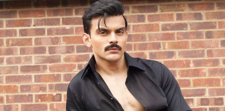 "Veer Pahariya has spent 300 crores to be cast as hero in Sky Force"