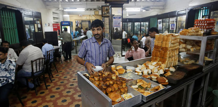 Robust demand propels India's services sector growth in Feb