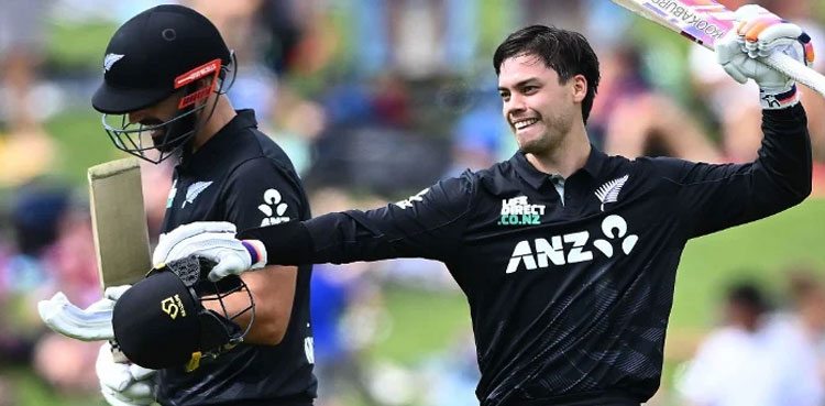 Chapman's century sets up New Zealand's 73-run victory over Pakistan