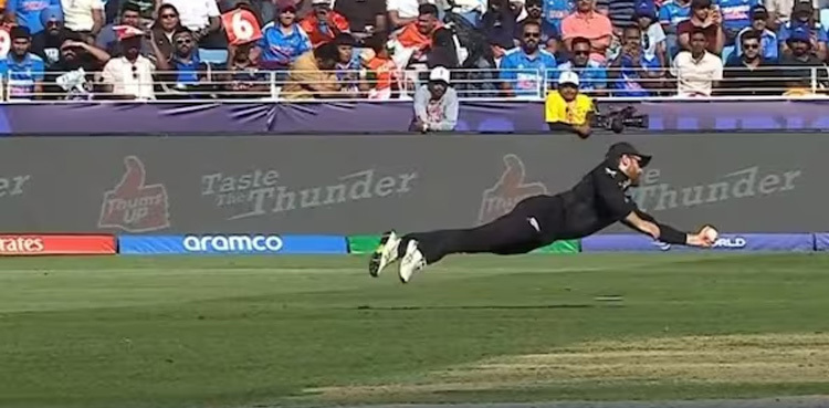 Watch: Williamson takes a stunner to dismiss Jadeja