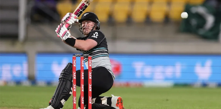 Seifert shines as New Zealand outclass Pakistan in final T20I