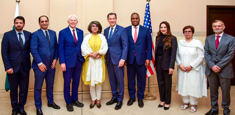Pakistan, US resolve to further strengthen relations