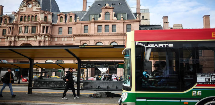 Argentine workers launch widespread 24-hour strike against govt's austerity measures