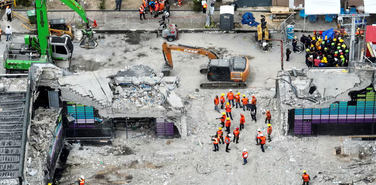 Death toll in Dominican Republic tragedy tops 200 as burials begin