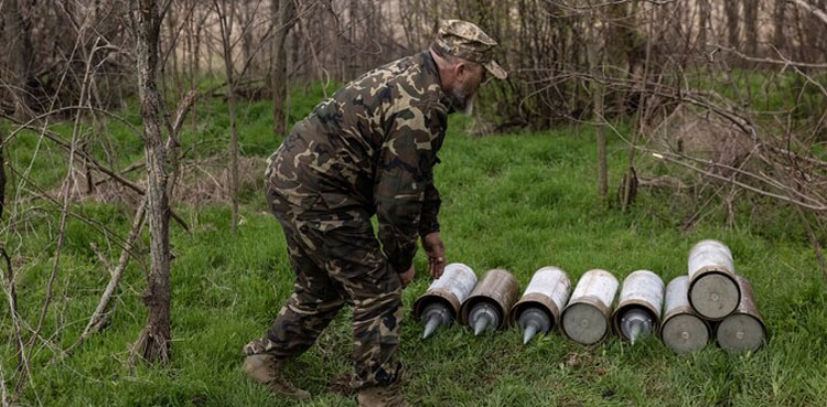 Ukraine detains defence officials suspected of faulty shells supply