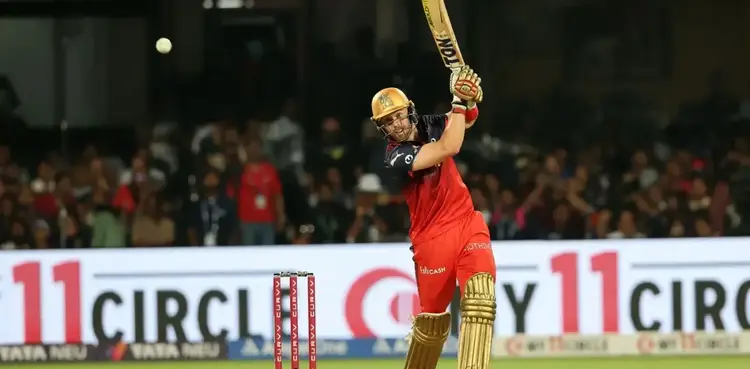 WATCH: Phil Salt hits Starc for two sixes, three fours in 30-run over