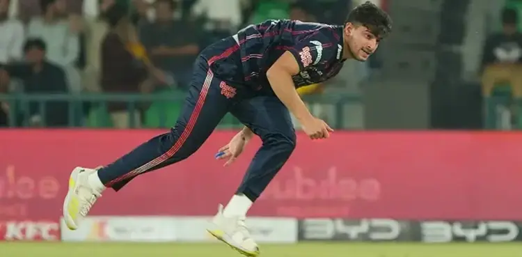Karachi Kings’ pacer Fawad Ali becomes fastest bowler of PSL 10