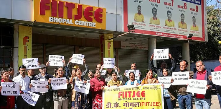 Famous coaching center accused of looting students