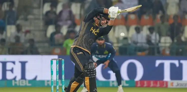 Saim, Bryant guide Zalmi to convincing victory over Sultans