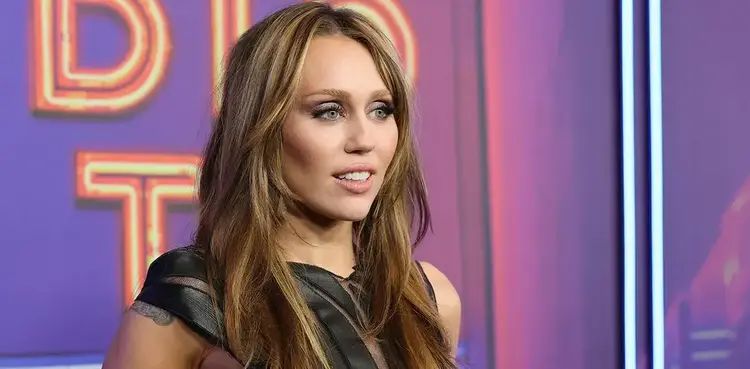 Miley Cyrus’s ‘Something Beautiful’ premiere leaves fans disgruntled