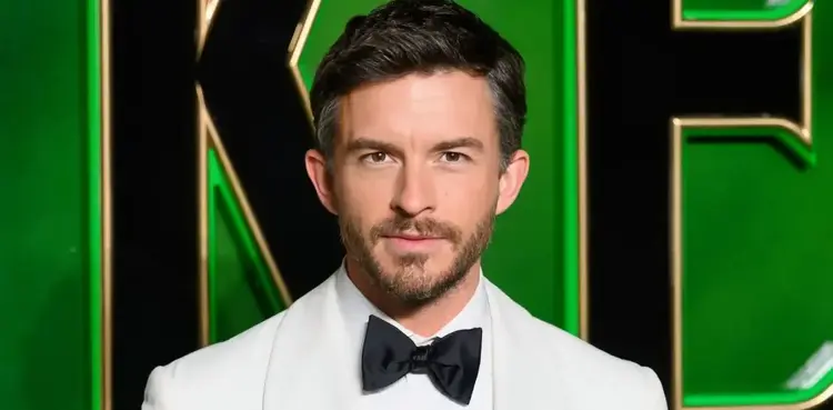 Jonathan Bailey responds to James Bond casting rumours