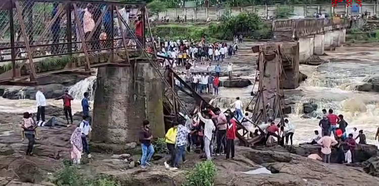 Several missing after bridge collapses in India