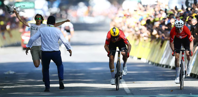 Pogacar crashes as anti-Israel protester disrupt Tour de France stage finale