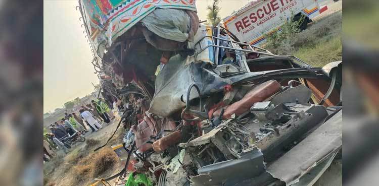 6 killed, 18 injured in bus-trailer collision in Muzaffargarh