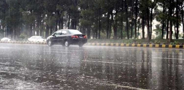 Heavy downpour lashes in Okara, Bahawalpur, Kashmore