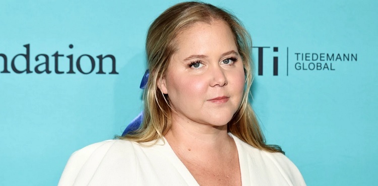Amy Schumer undergoes back surgery