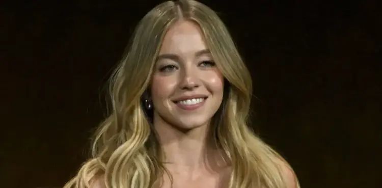 Sydney Sweeney gets heckled at ‘Americana’ premiere