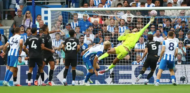 Brighton's Gruda grabs last-gasp winner to sink Man City 2-1