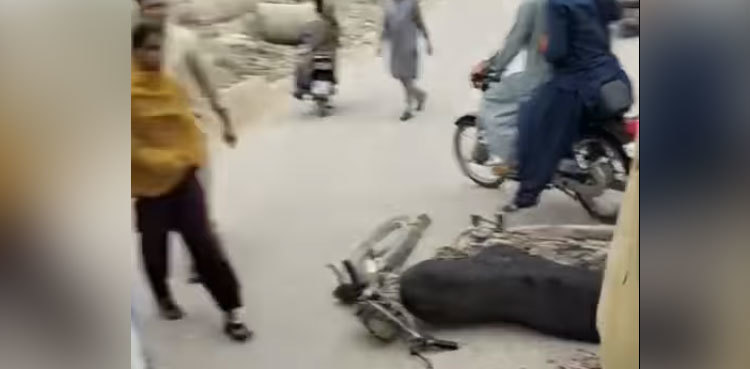 Motorcyclist killed after being run over by speeding bus in Karachi