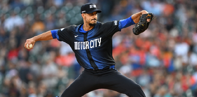 Reds sock five homers to dump Cubs, keep heat on Mets