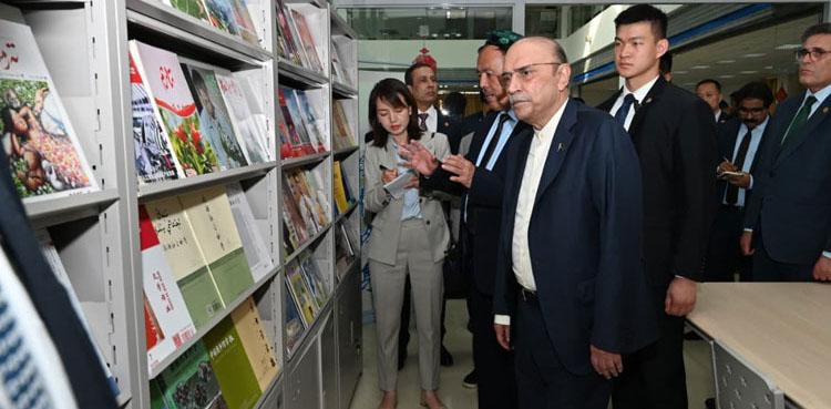 President Zardari lauds Xinjiang Islamic Institute during visit to Ürümqi