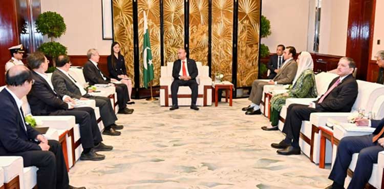 President Zardari meets Chairman of Chery Automobile in Shanghai