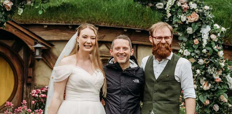 Elijah Wood surprises couple at Hobbit-themed wedding