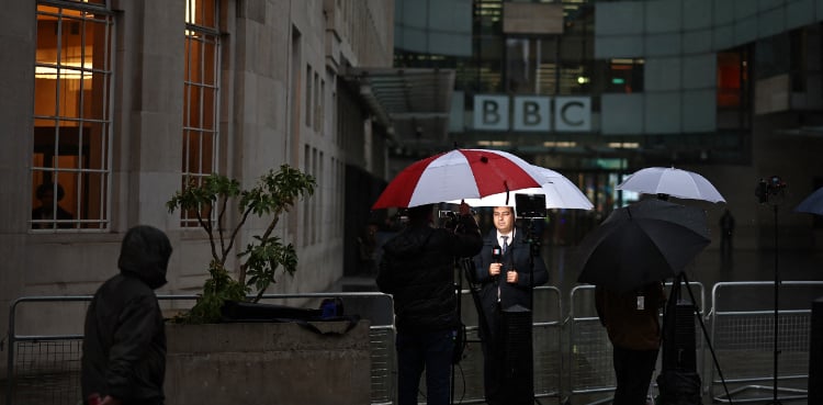 BBC chairman apologises for 'error of judgement' in Trump speech edit