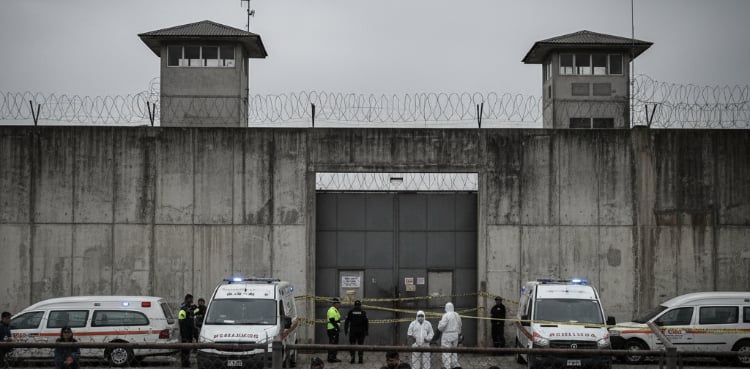 Suspected tuberculosis outbreak at Ecuador prison kills 10 inmates 