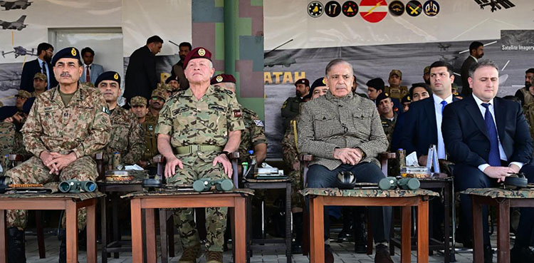 Jordan’s King Abdullah II witnesses multidomain military drills at Tilla Ranges